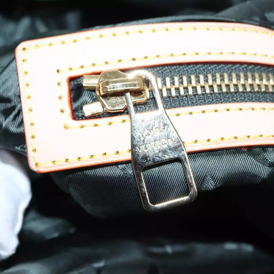 Louis Vuitton Vintage Busu Shoulder Bag Enamel Green Women's Handbag