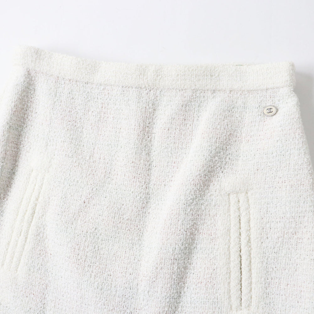 CHANEL Tweed skirt 20C P62765 Outer: 39% nylon, Outer: 22% cotton, Outer: 17% polyester, Outer: 14% acrylic, Outer: 8% wool, Lining: 71% cotton, 29% silk Ecru Women 42 Used Authentic