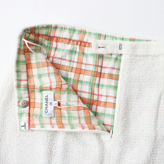 CHANEL Tweed skirt 20C P62765 Outer: 39% nylon, Outer: 22% cotton, Outer: 17% polyester, Outer: 14% acrylic, Outer: 8% wool, Lining: 71% cotton, 29% silk Ecru Women 42 Used Authentic