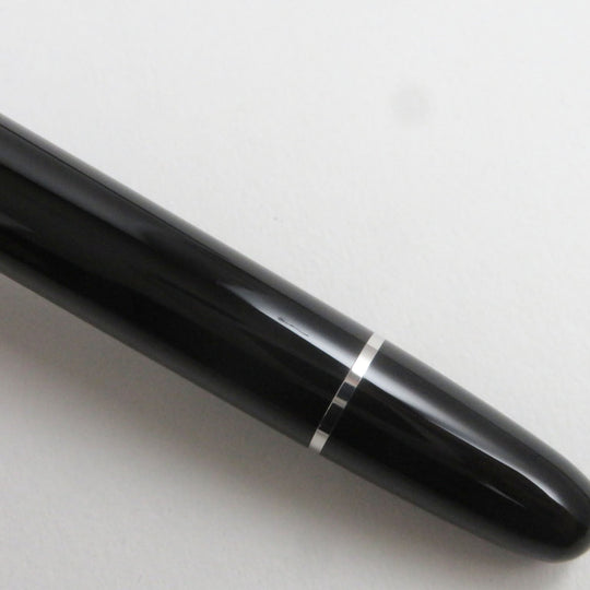 MONTBLANC fountain pen 116075 Main: Precious resin Nib: K14, rhodium inlay Black x silver Meisterstck UNICEF mens(Unisex) Used Authentic