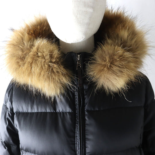 MACKINTOSH PHILOSOPHY Down jacket Outer: 100% polyester, Lining: 100% nylon, Filling: 80% down, Filling: 20% feather, Piping: Synthetic leather Leather: Cowhide Hood fur: Raccoon dog Black type Women 38 Used Authentic