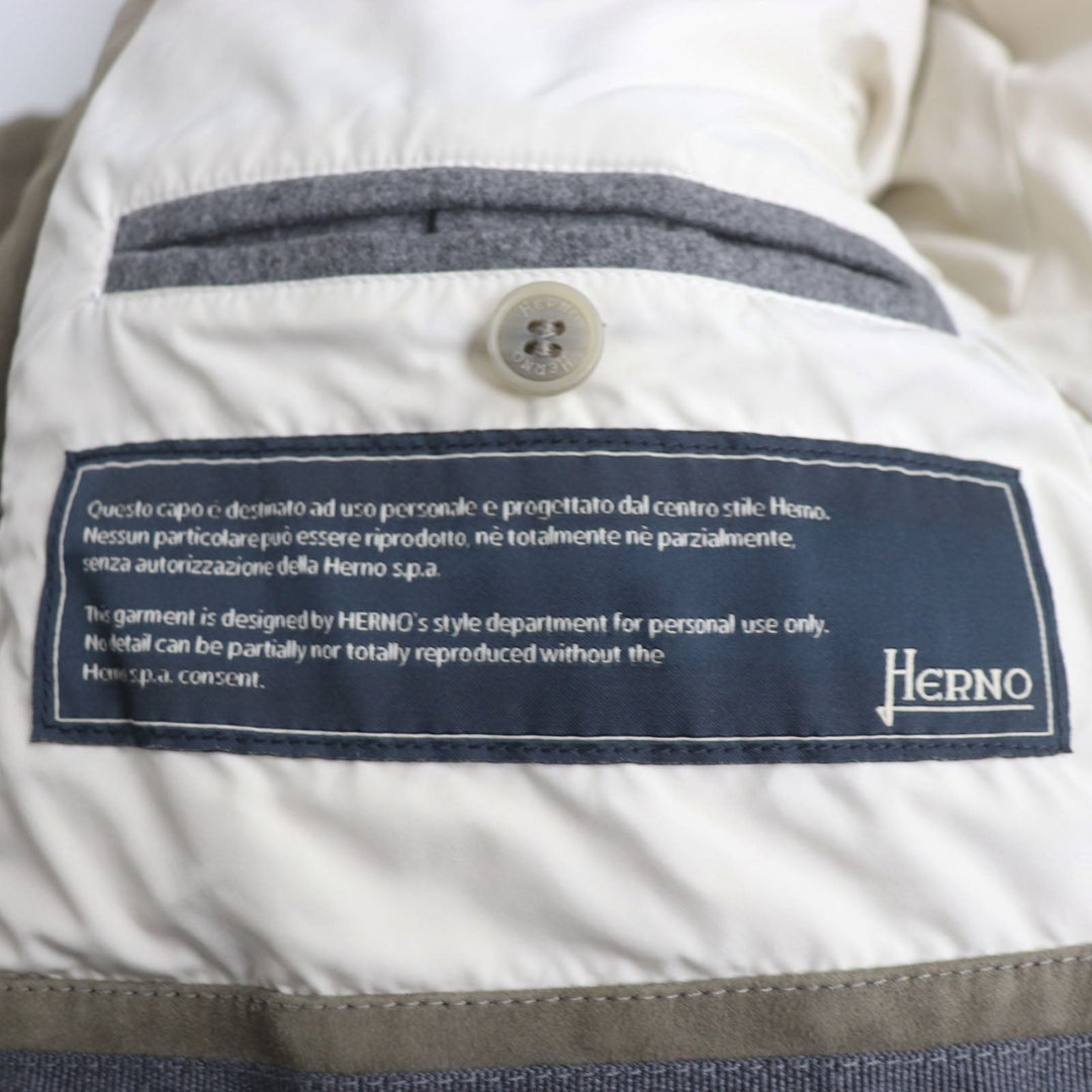 Herno Down jacket PL0025U18010 Outer: Goatskin, Lining: 100% Polyester, Lining: 71% Rayon, Lining: 29% Polyester, Lining: 100% Polyester, Filling: 90% Down, 10% Feather, Rib: 98% Nylon, 2% Polyurethane, Fur: Coyote Khaki gray mens 44 Used Authentic