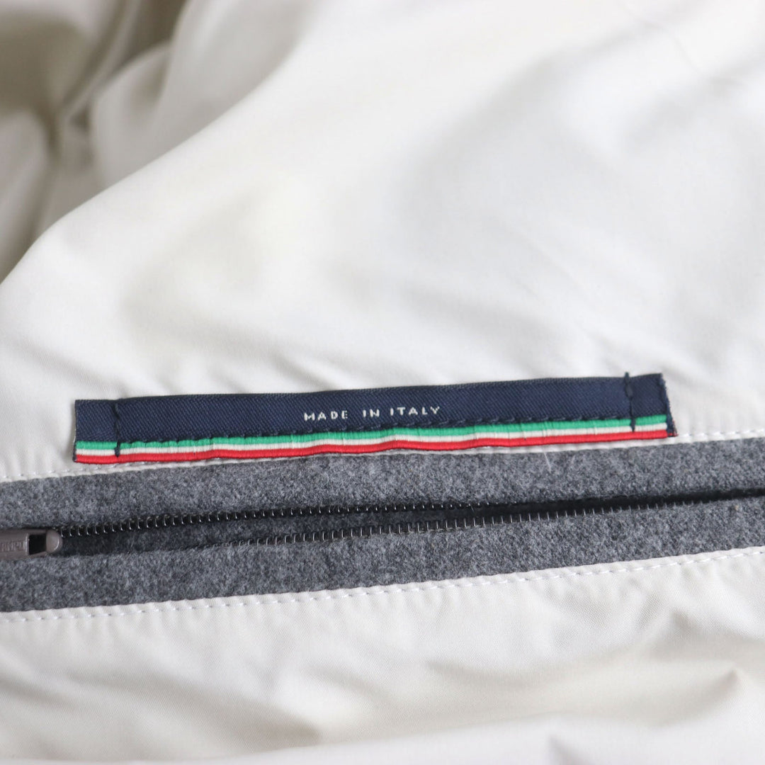 Herno Down jacket PL0025U18010 Outer: Goatskin, Lining: 100% Polyester, Lining: 71% Rayon, Lining: 29% Polyester, Lining: 100% Polyester, Filling: 90% Down, 10% Feather, Rib: 98% Nylon, 2% Polyurethane, Fur: Coyote Khaki gray mens 44 Used Authentic