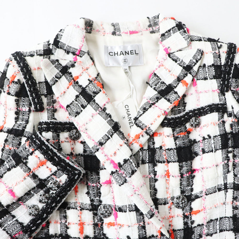 CHANEL overalls 20S P64167 Outer material: 89% nylon, Outer material: 4% cotton, Outer material: 4% acrylic, Outer material: 3% rayon, Lining: , Slit thread specification Lining: 100% silk White Black Pink Orange Women 34 Used Authentic