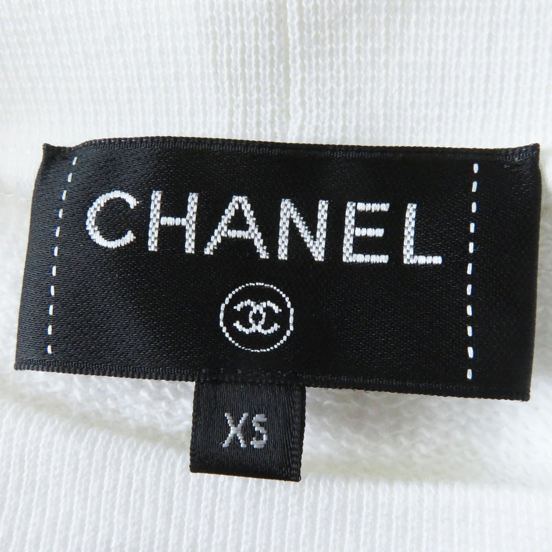 CHANEL sweat 20P P63298 Main: 100% cotton white graphic logo sweatshirt Women XS Used Authentic