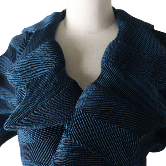 ISSEY MIYAKE Jacket IM06-FD028 Main: 95% polyester, 5% polyurethane blue Women 2 Used Authentic
