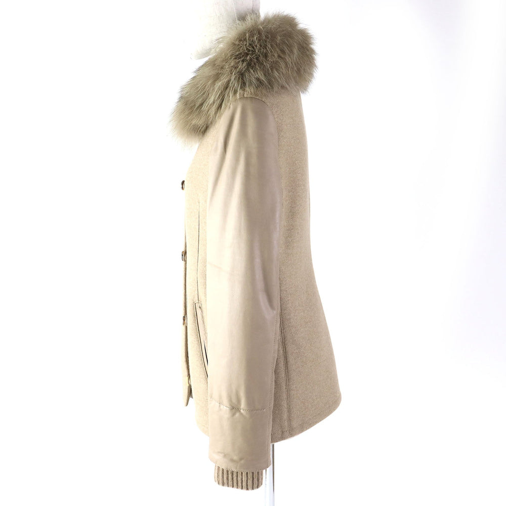 Loro Piana coat Main: 100% cashmere, Cuffs: 100% cashmere, Sleeve lining: 92% silk, 8% polyurethane, Sleeve padding: 100% polyester, Fur: Fox leather, Leather part: Cowhide Brown beige type Women 42 Used Authentic