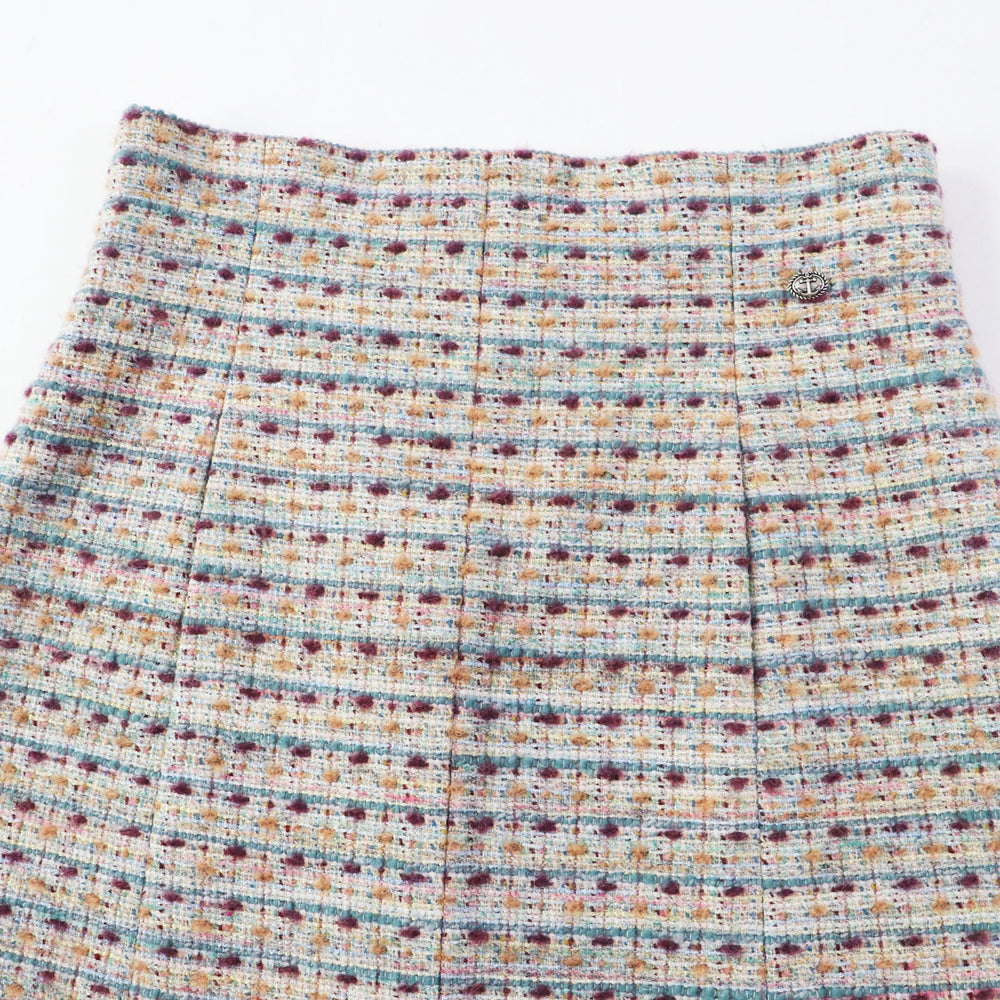 CHANEL Long skirt P59073 Outer: 51% wool, Outer: 18% rayon, Outer: 15% polyamide (nylon), Outer: 5% mohair, Outer: 5% alpaca, Outer: 4% polyester, 2% acrylic, Lining: 100% silk Multi Women 44 Used Authentic