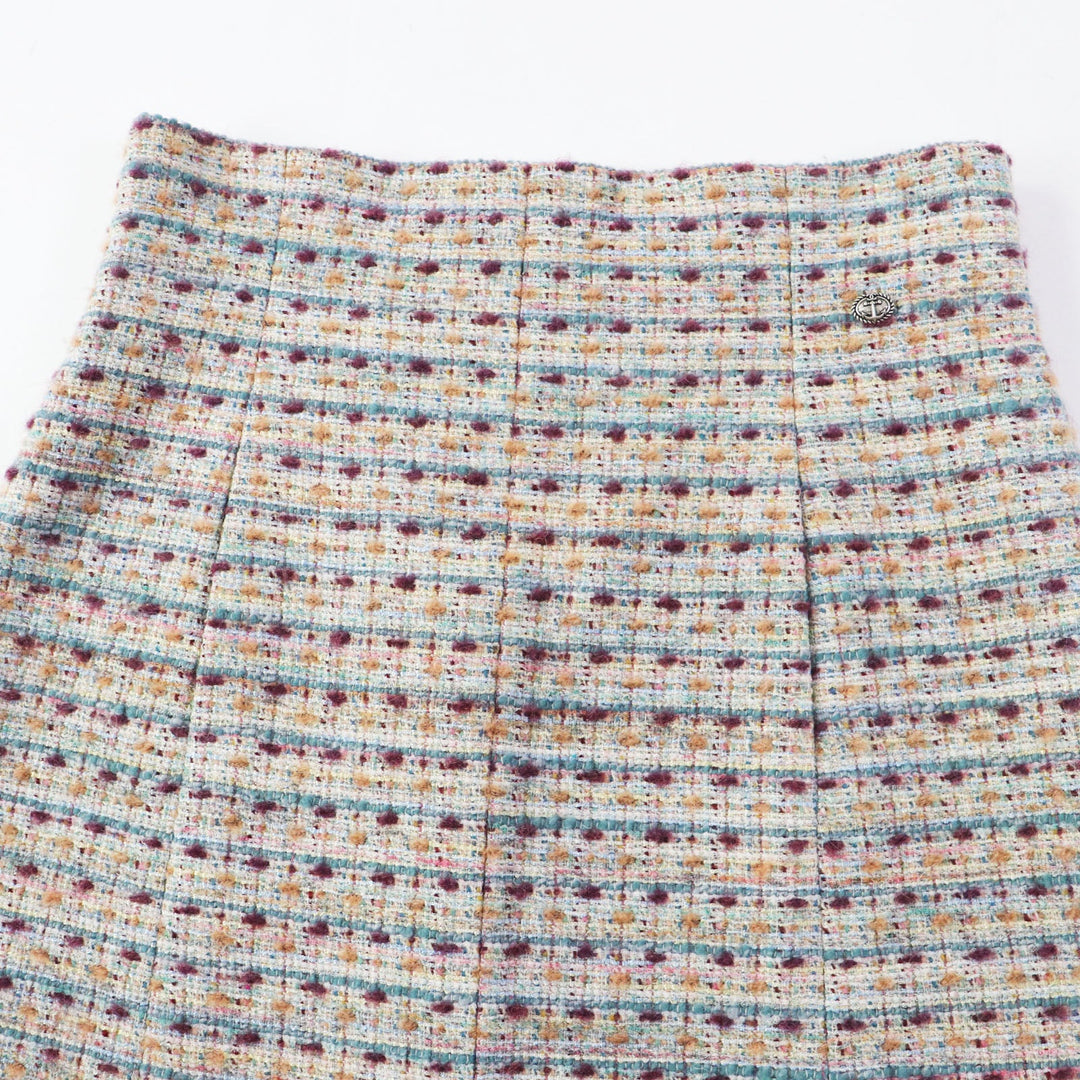 CHANEL Long skirt P59073 Outer: 51% wool, Outer: 18% rayon, Outer: 15% polyamide (nylon), Outer: 5% mohair, Outer: 5% alpaca, Outer: 4% polyester, 2% acrylic, Lining: 100% silk Multi Women 44 Used Authentic