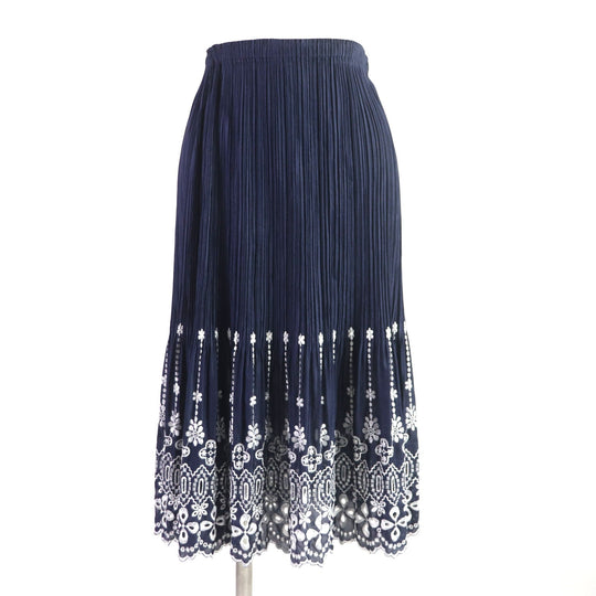 PLEATS PLEASE Long skirt Main: 100% polyester, embroidery part (upper thread): 100% rayon, embroidery part (lower thread): 100% polyester Navy white Women 1 Used Authentic