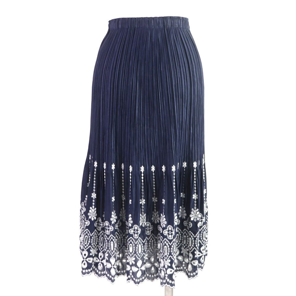 PLEATS PLEASE Long skirt Main: 100% polyester, embroidery part (upper thread): 100% rayon, embroidery part (lower thread): 100% polyester Navy white Women 1 Used Authentic