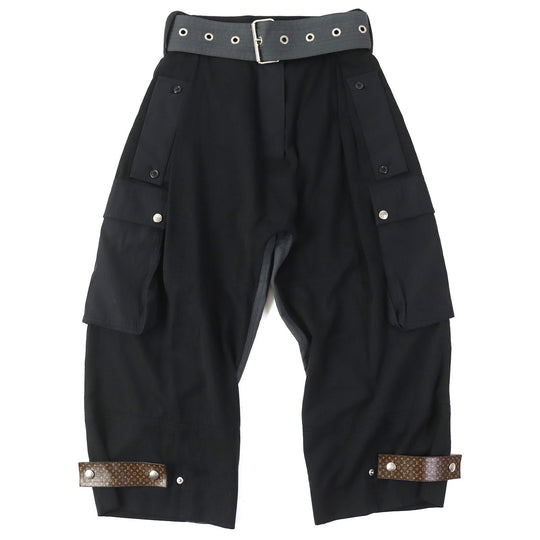 LOUIS VUITTON cargo pants Outer: 66% lyocell, 34% cotton; Lining: 100% cotton; Synthetic leather: 100% polyester (PVC coated) Black type Women 36 Used Authentic
