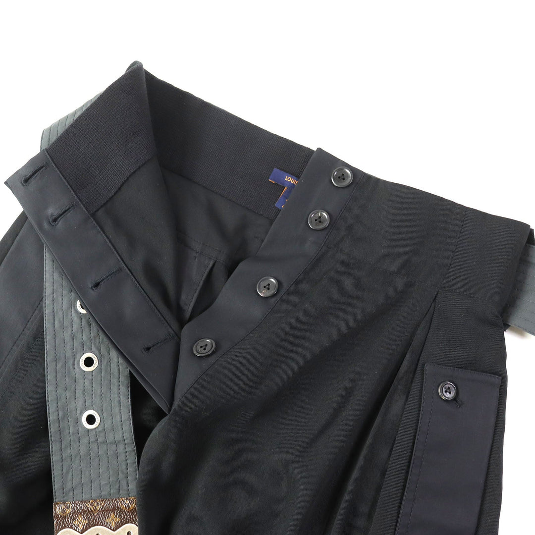 LOUIS VUITTON cargo pants Outer: 66% lyocell, 34% cotton; Lining: 100% cotton; Synthetic leather: 100% polyester (PVC coated) Black type Women 36 Used Authentic