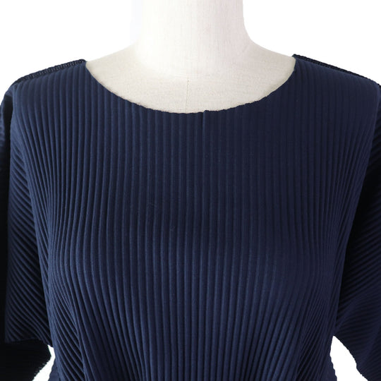 me ISSEY MIYAKE Cut MI74KK718 Main: 100% polyester Navy Women No size Used Authentic