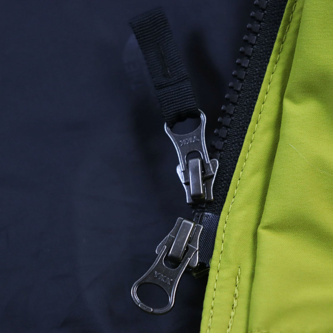 THE NORTH FACE Mountain Hoodie NP11834 Outer: 100% nylon, Lining: 100% polyester antelope tongue Mountain Light Jacket Mountain Light Jacket mens XL Used Authentic