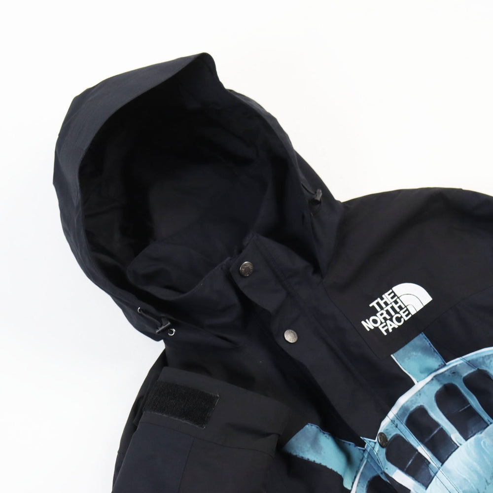 Supreme Mountain Hoodie NP61902I Outer: 100% nylon, Lining: polyester, Lining: nylon black Statue of Liberty Mountain Jacket Statue of Liberty Mountain Jacket mens S Used Authentic
