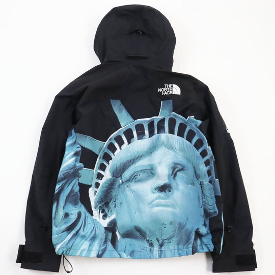Supreme Mountain Hoodie NP61902I Outer: 100% nylon, Lining: polyester, Lining: nylon black Statue of Liberty Mountain Jacket Statue of Liberty Mountain Jacket mens S Used Authentic
