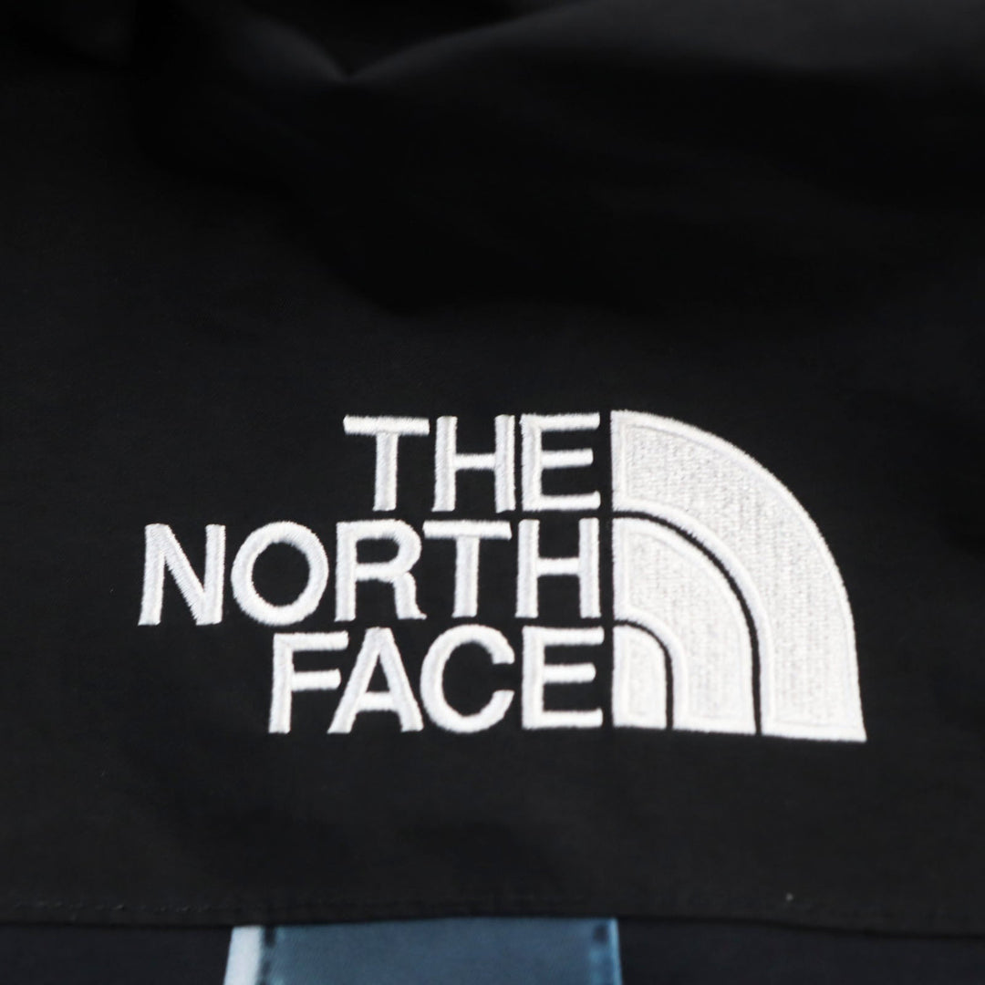 Supreme Mountain Hoodie NP61902I Outer: 100% nylon, Lining: polyester, Lining: nylon black Statue of Liberty Mountain Jacket Statue of Liberty Mountain Jacket mens S Used Authentic