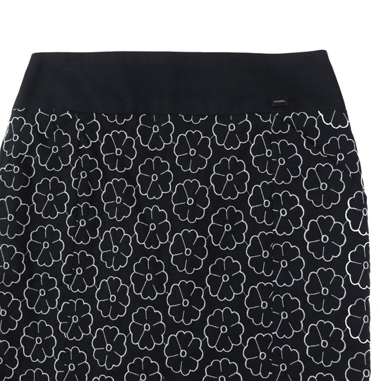 CHANEL skirt 04P P22950 Outer material: 78% cotton, Outer material: 17% nylon, Outer material: 5% elastane (polyurethane), Part: 100% cotton Black White Women 36 Used Authentic