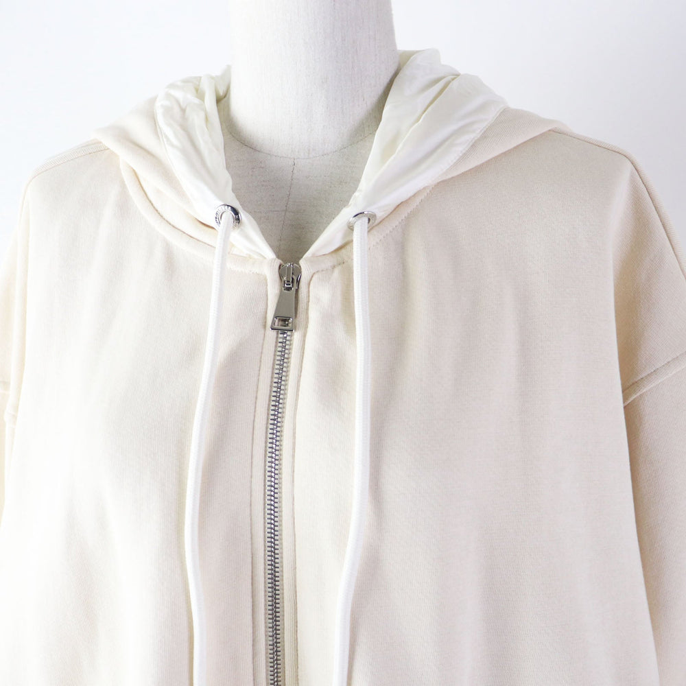 MONCLER Hoodie Main: 92% cotton, Main: 8% nylon, Hood lining: 100% nylon Hood part: 92% cotton, 8% nylon Other fabric: 100% nylon beige ZIPUP HOODIE Women M Used Authentic