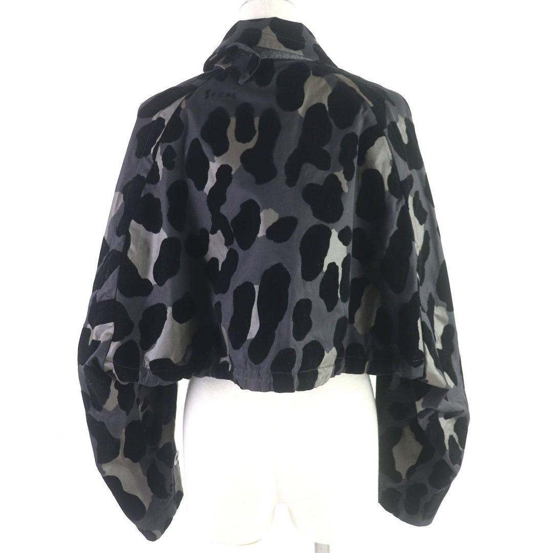 Sacai Jacket 22-06131 Main: 100% cotton, Lining: 100% cupra, Filling: 100% polyester, Separate fabric 1: 100% nylon Separate fabric 2: 90% wool, 10% nylon Separate fabric 3: 50% cotton, 50% polyester Chin tab: 100% cotton Gray type Women 2 Used Authentic