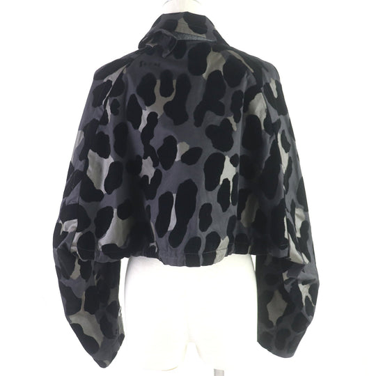 Sacai Jacket 22-06131 Main: 100% cotton, Lining: 100% cupra, Filling: 100% polyester, Separate fabric 1: 100% nylon Separate fabric 2: 90% wool, 10% nylon Separate fabric 3: 50% cotton, 50% polyester Chin tab: 100% cotton Gray type Women 2 Used Authentic