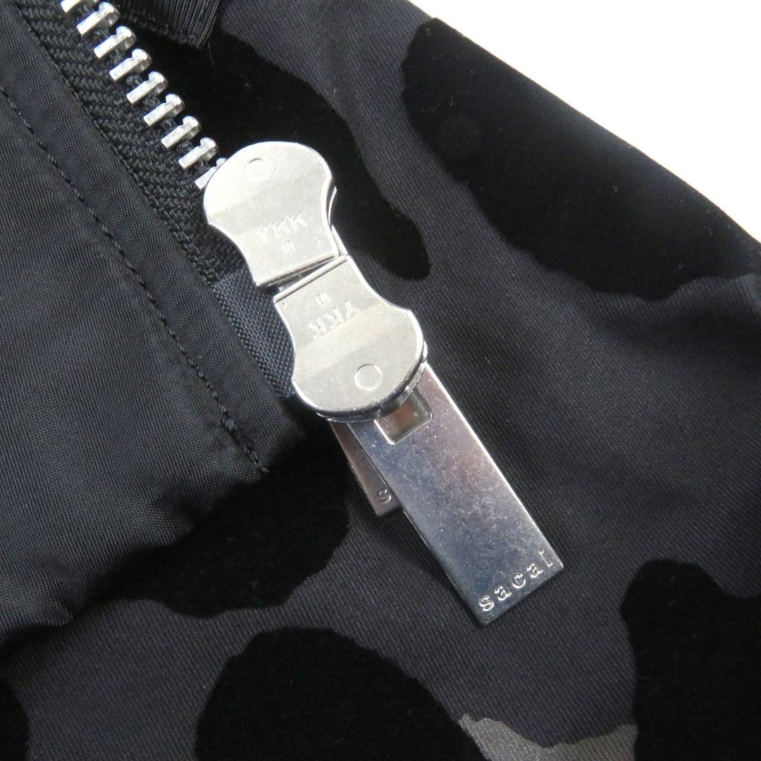 Sacai Jacket 22-06131 Main: 100% cotton, Lining: 100% cupra, Filling: 100% polyester, Separate fabric 1: 100% nylon Separate fabric 2: 90% wool, 10% nylon Separate fabric 3: 50% cotton, 50% polyester Chin tab: 100% cotton Gray type Women 2 Used Authentic