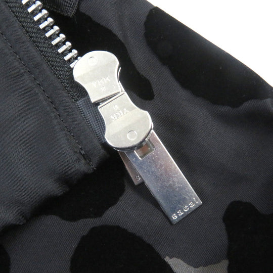 Sacai Jacket 22-06131 Main: 100% cotton, Lining: 100% cupra, Filling: 100% polyester, Separate fabric 1: 100% nylon Separate fabric 2: 90% wool, 10% nylon Separate fabric 3: 50% cotton, 50% polyester Chin tab: 100% cotton Gray type Women 2 Used Authentic