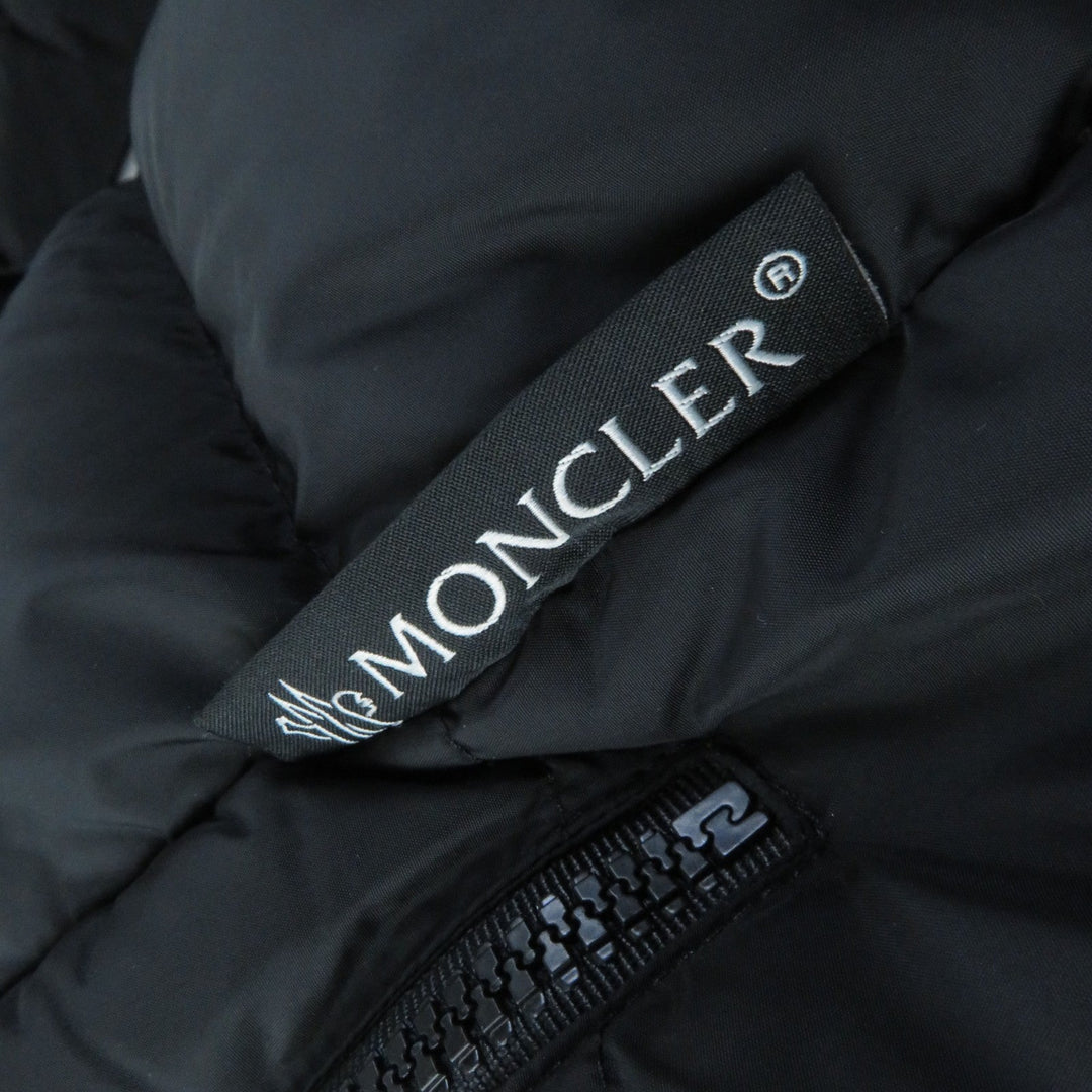 MONCLER Down jacket Outer: 100% nylon, Lining: 100% nylon, Filling: 90% down, Filling: 10% feather black DON Women zero size Used Authentic
