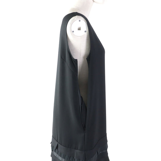 FOXEY one piece 36754 Main: 100% polyester, part: 33% rayon, part: 33% polyester, part: 29% wool, part: 5% polyurethane, other fabric: 65% polyester, 35% triacetate black Women 40 Used Authentic