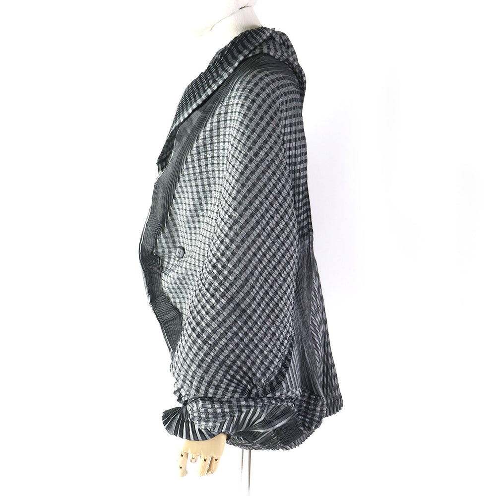 ISSEY MIYAKE Jacket IM64FD519 Main: 65% polyester, 28% triacetate, 7% polyurethane Black Gray type Women 2 Used Authentic