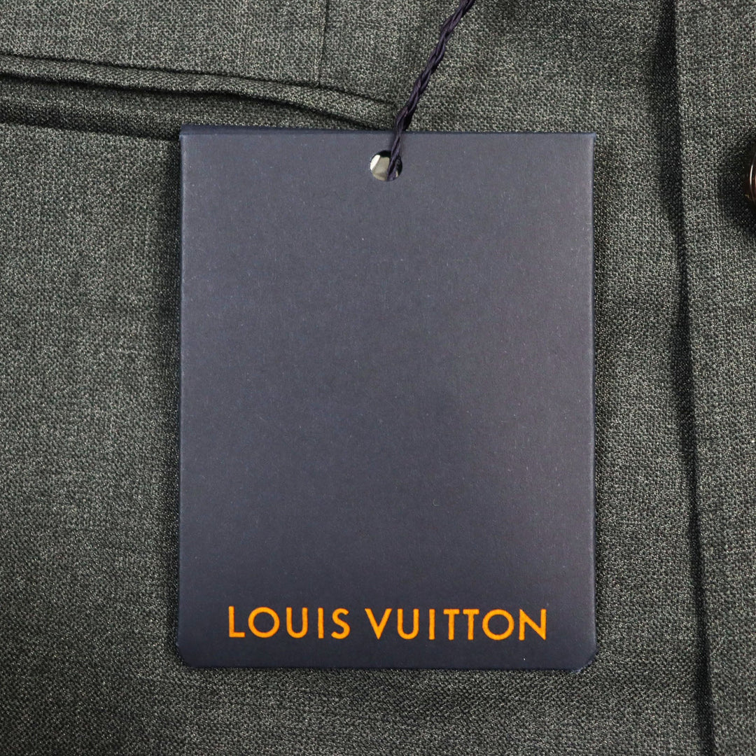 LOUIS VUITTON suit HGCF7W Outer: 78% wool, Outer: 22% silk, Lining: 58% cupra, Lining: 24% rayon, Lining: 18% polyester gray mens 50 Used Authentic