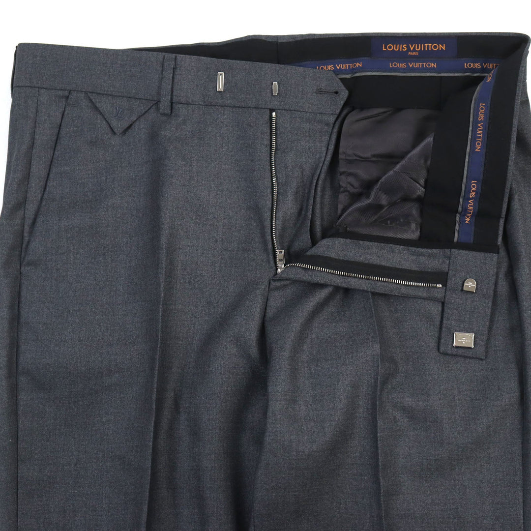 LOUIS VUITTON suit HGCF7W Outer: 78% wool, Outer: 22% silk, Lining: 58% cupra, Lining: 24% rayon, Lining: 18% polyester gray mens 50 Used Authentic