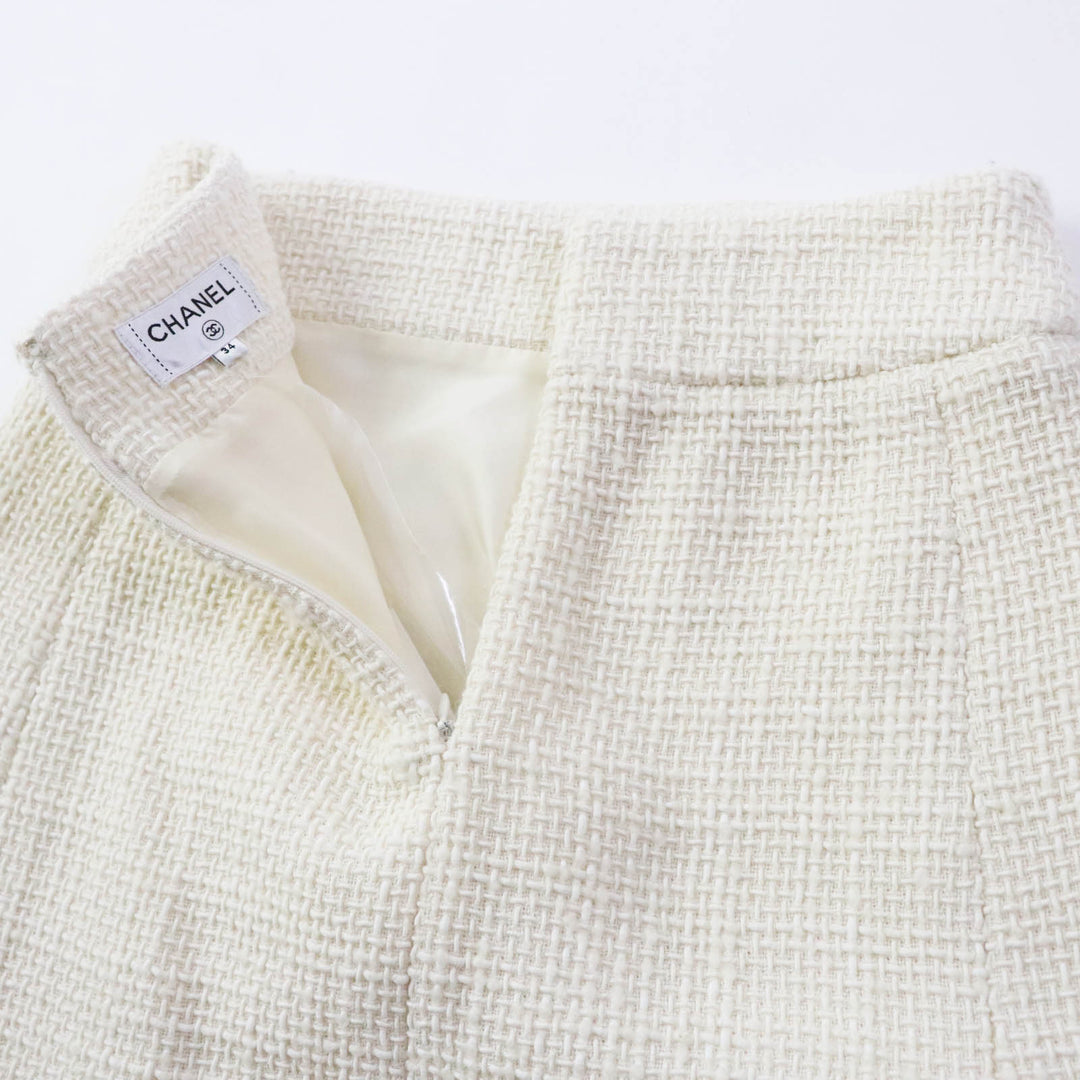 CHANEL Tweed skirt P62054 Outer: 94% wool, Outer: 6% polyamide (nylon), Lining: 100% silk Ecru/White Women 34 Used Authentic