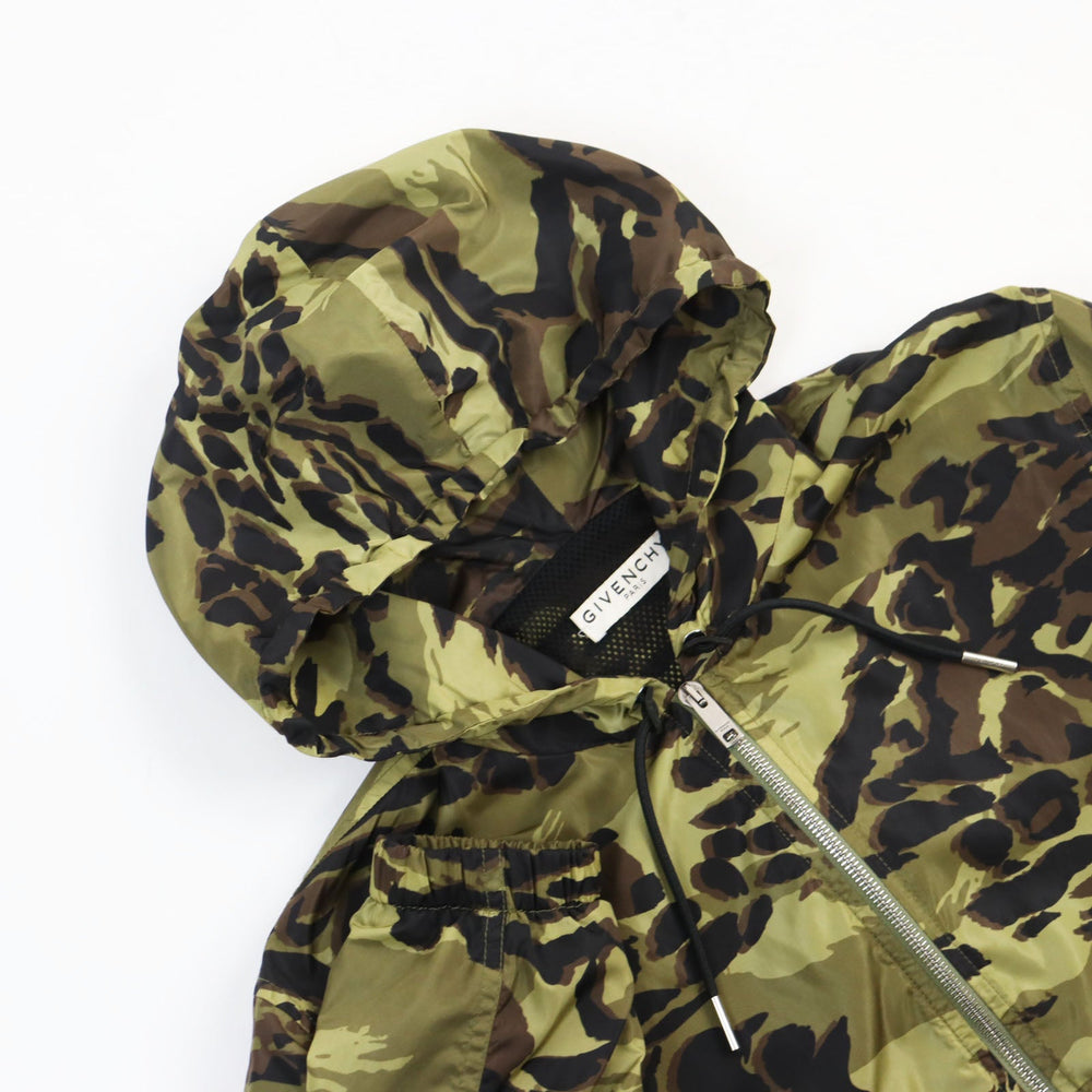GIVENCHY Nylon jacket BM00C412P2 Outer: 100% nylon, Lining: 100% polyester Khaki type mens 46 Used Authentic