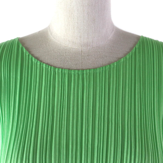 PLEATS PLEASE setup PP83-JK161/PP83-JF164 Main: 100% polyester green Women (Top) 3, (Bottom) 2 Used Authentic