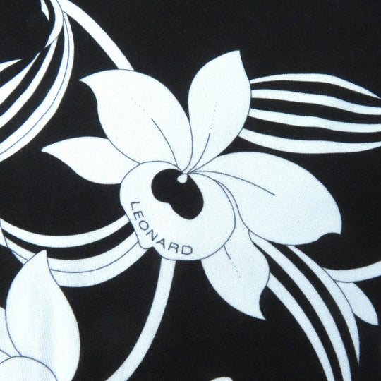 LEONARD Short sleeve knit Pattern: 100% nylon; Solid color: 65% cotton, 20% acrylic, 15% rayon Black White Women M Used Authentic