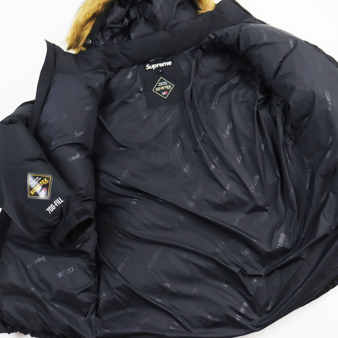 Supreme Down jacket Outer: 100% nylon, Filling: 80% down, Filling: 20% feather, Lining: 100% nylon, Part: 50% polyester, 30% hemp, 20% acrylic black GORE-TEX 700-Fill Down Parka mens S Used Authentic