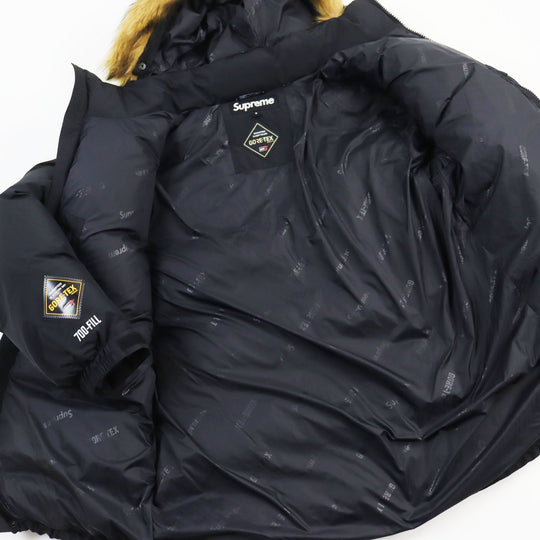 Supreme Down jacket Outer: 100% nylon, Filling: 80% down, Filling: 20% feather, Lining: 100% nylon, Part: 50% polyester, 30% hemp, 20% acrylic black GORE-TEX 700-Fill Down Parka mens S Used Authentic