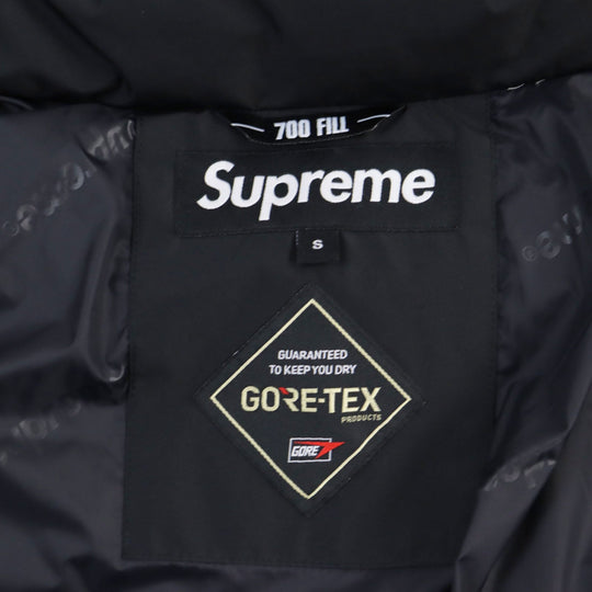 Supreme Down jacket Outer: 100% nylon, Filling: 80% down, Filling: 20% feather, Lining: 100% nylon, Part: 50% polyester, 30% hemp, 20% acrylic black GORE-TEX 700-Fill Down Parka mens S Used Authentic