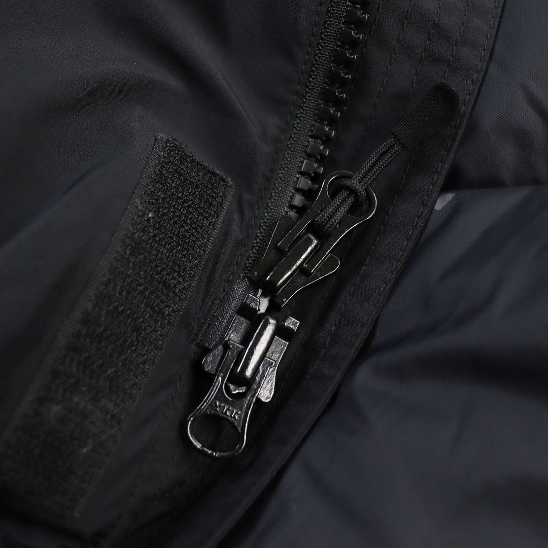 Supreme Down jacket Outer: 100% nylon, Filling: 80% down, Filling: 20% feather, Lining: 100% nylon, Part: 50% polyester, 30% hemp, 20% acrylic black GORE-TEX 700-Fill Down Parka mens S Used Authentic