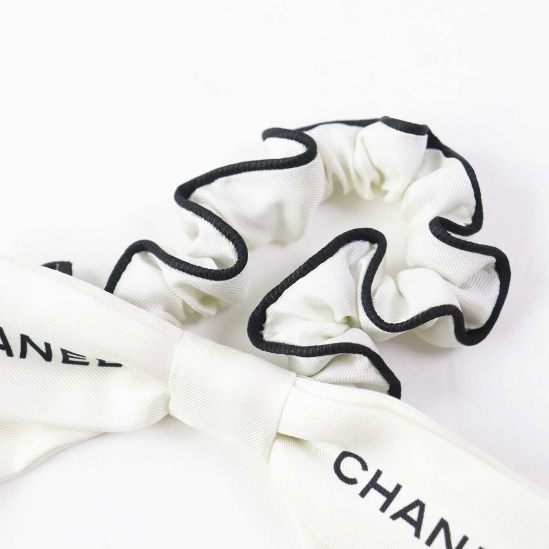 CHANEL hair accessory AA8926 Main: 100% silk; Part: 100% viscose White black Women Used Authentic