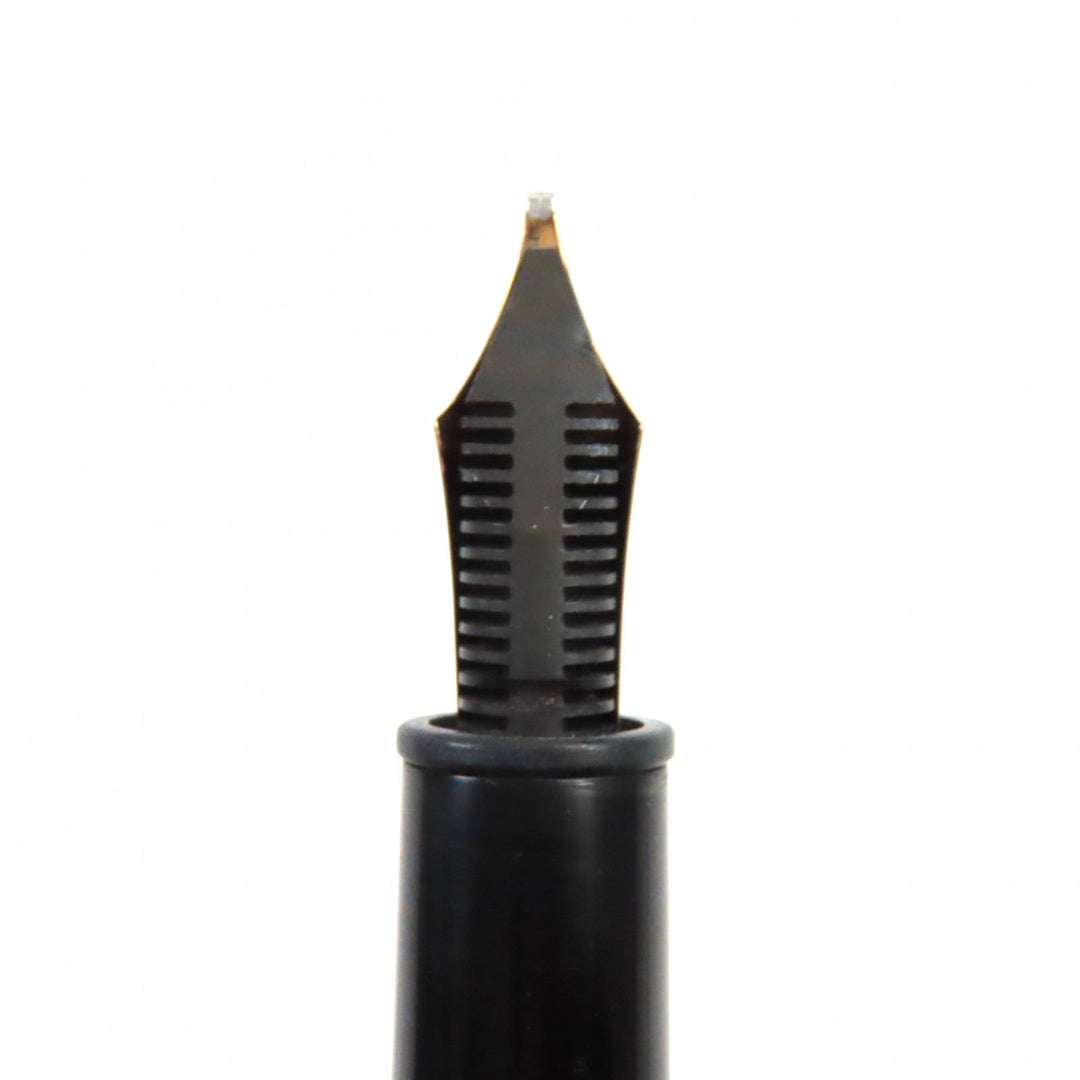 MONTBLANC fountain pen Main: Precious resin Nib: K14 Black gold Meisterstck 146 mens Used Authentic