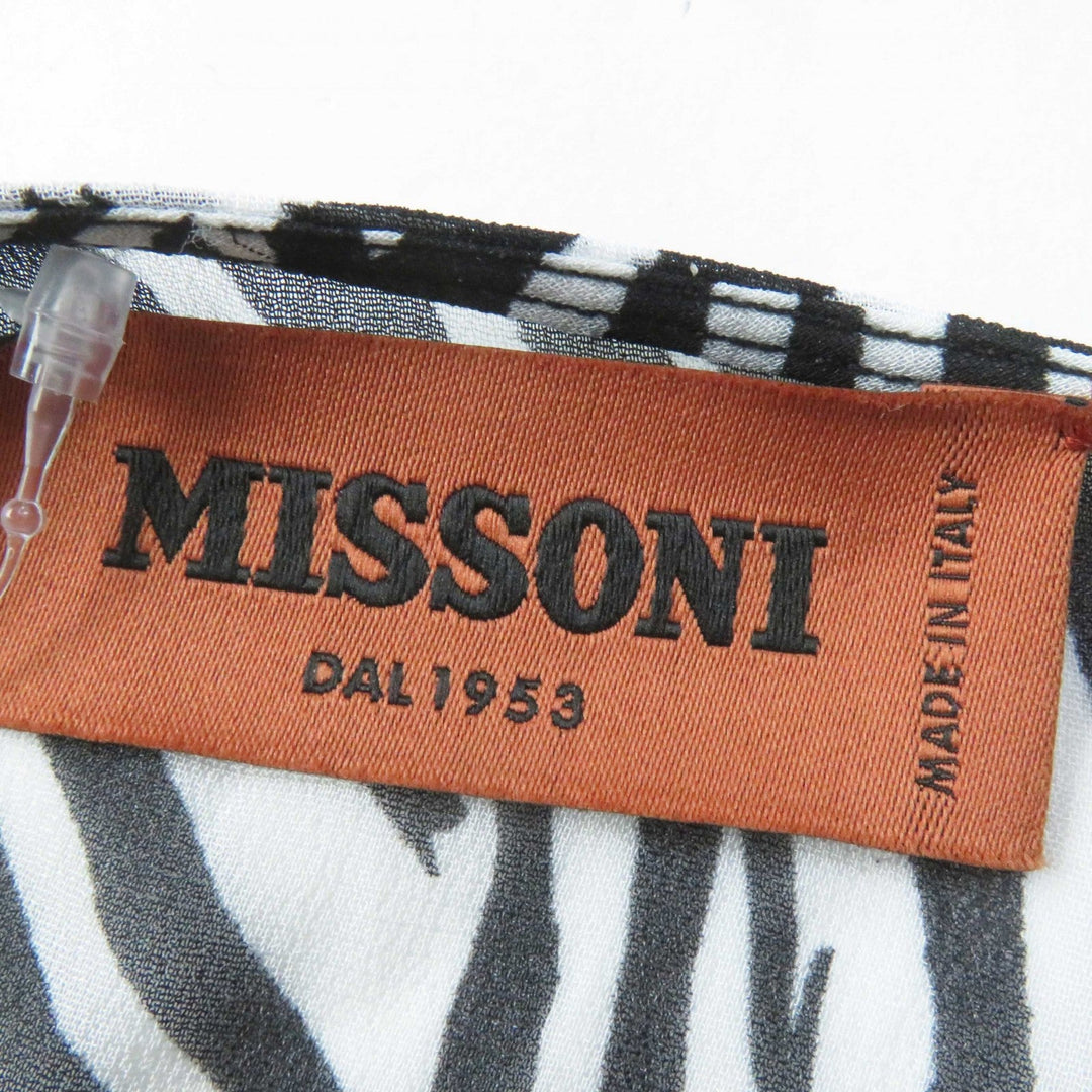 Missoni one piece Outer: 100% rayon, Part: 100% nylon, Petticoat: 96% silk, 4% polyurethane Black White Women 40 Used Authentic