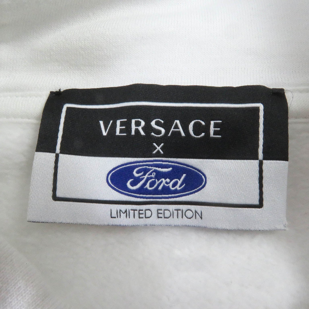 VERSACE Hoodie A83905 Main: 100% cotton, Part: 90% cotton, Part: 10% polyurethane, Embroidery: 96% polyester, 4% other fibers white mens S Used Authentic