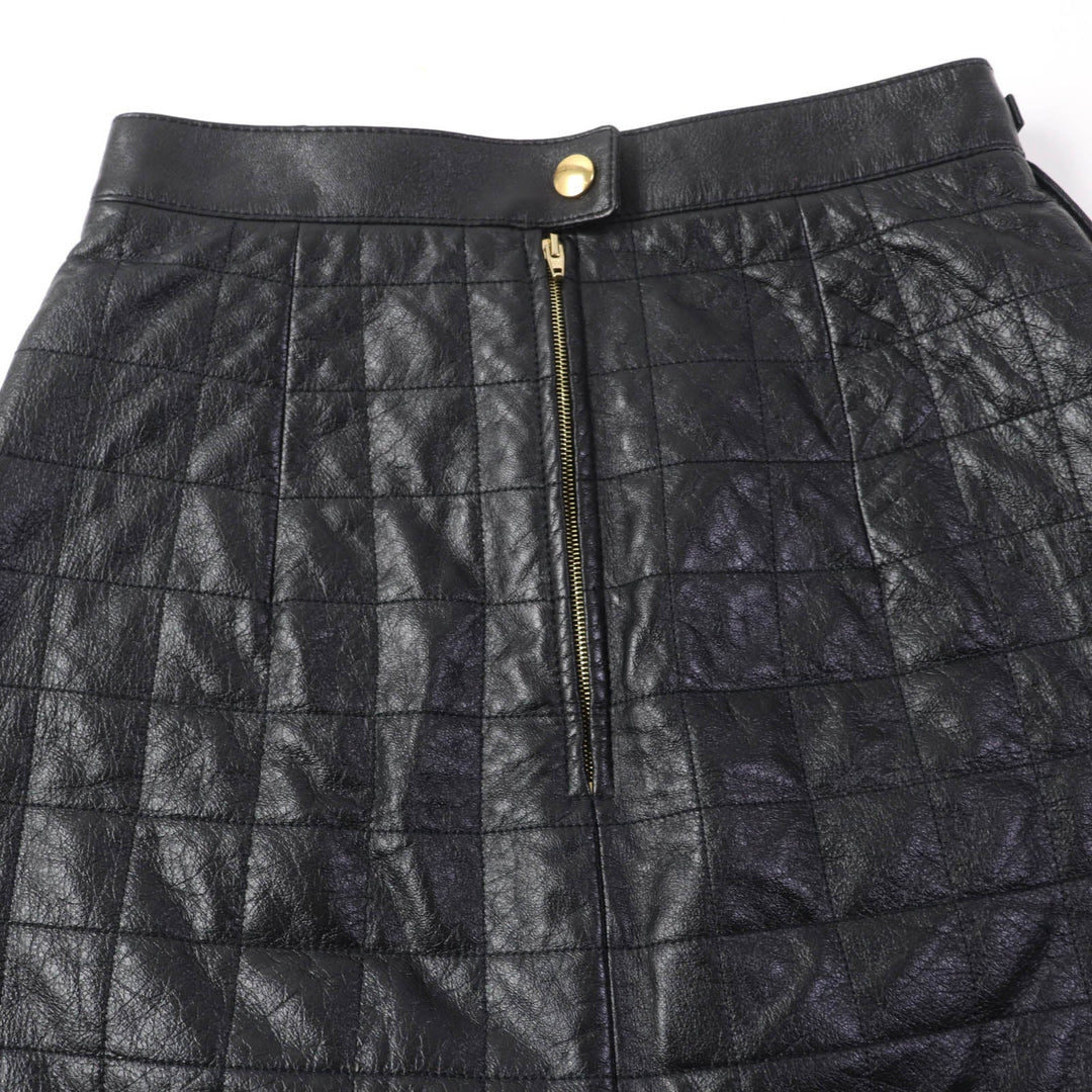CELINE Mini skirt 2H251978E Main: Lamb leather Lining: 100% silk Pocket lining: 100% cotton Filling: 100% polyester Embroidery: 100% polyester black Women 36 Used Authentic