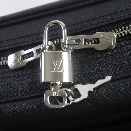 LOUIS VUITTON Briefcase M30975 Taiga Leather black Taiga Porte Documan Voyagej mens Used Authentic