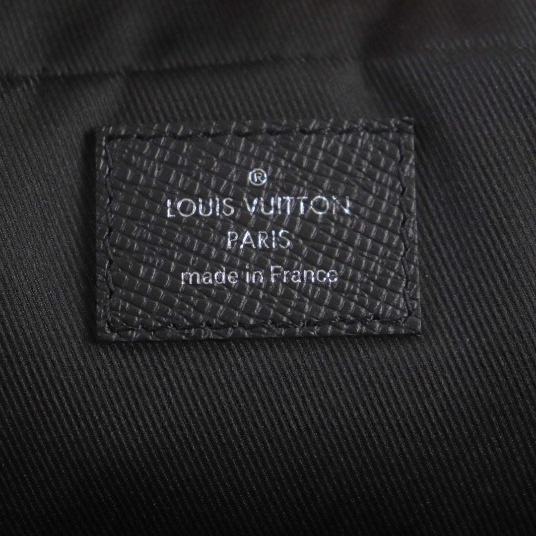 LOUIS VUITTON Briefcase M30975 Taiga Leather black Taiga Porte Documan Voyagej mens Used Authentic