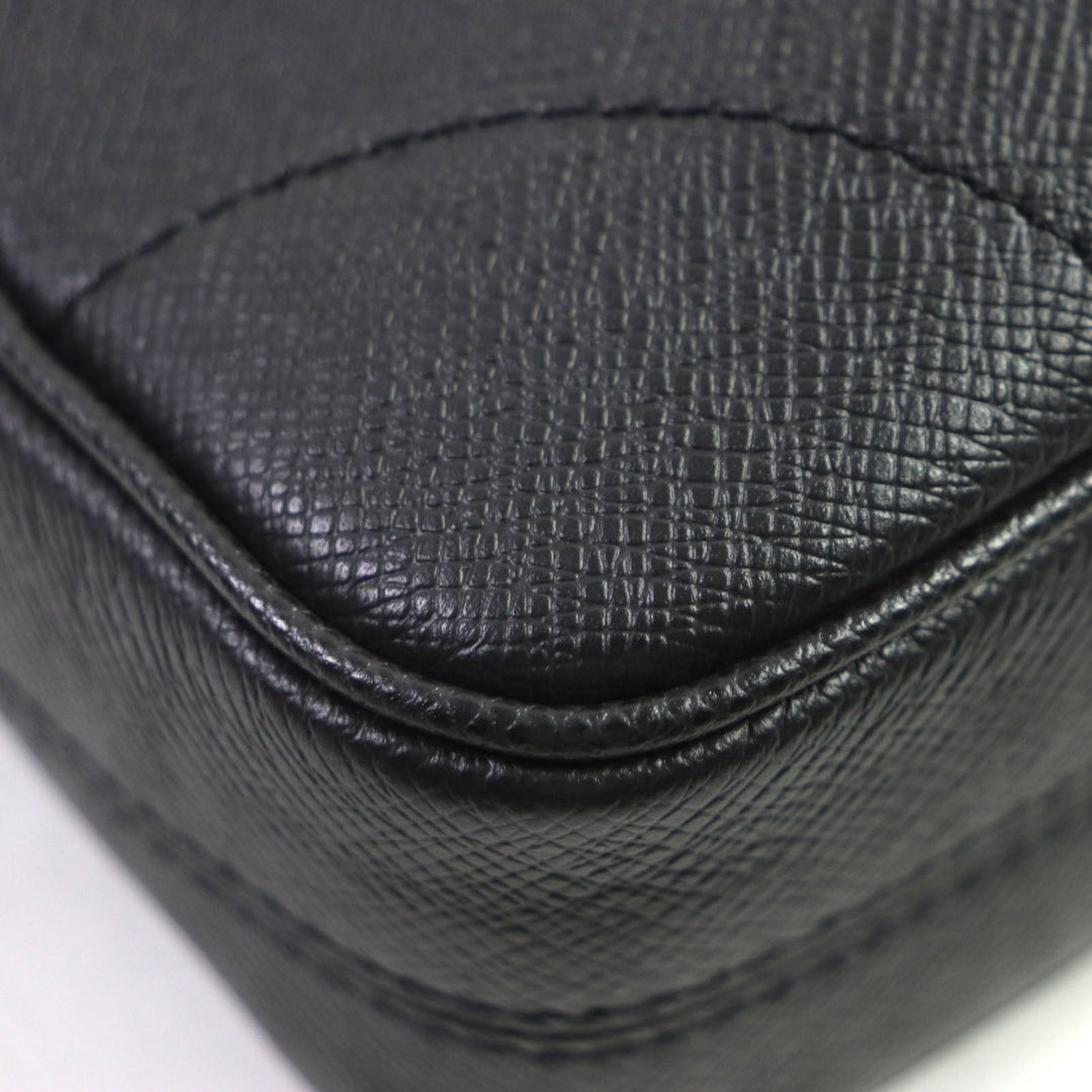 LOUIS VUITTON Briefcase M30975 Taiga Leather black Taiga Porte Documan Voyagej mens Used Authentic