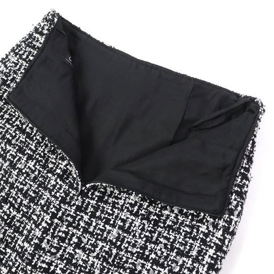 CHANEL Tight Skirt P35515 Outer material: 56% nylon, 22% wool, 9% cotton, 7% polyester, 4% rayon, 2% acrylic, lining: 100% silk Black White Women 36 Used Authentic